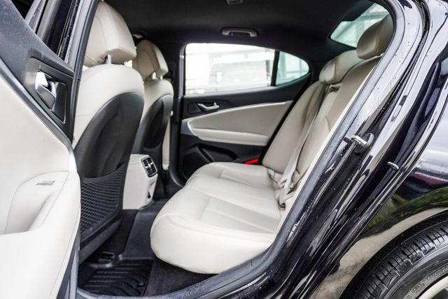 2022 Genesis G70 2.0T RWD - 22949363 - 21