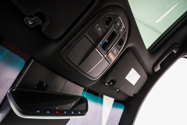 2022 Genesis G70 3.3T AWD - 22943078 - 32