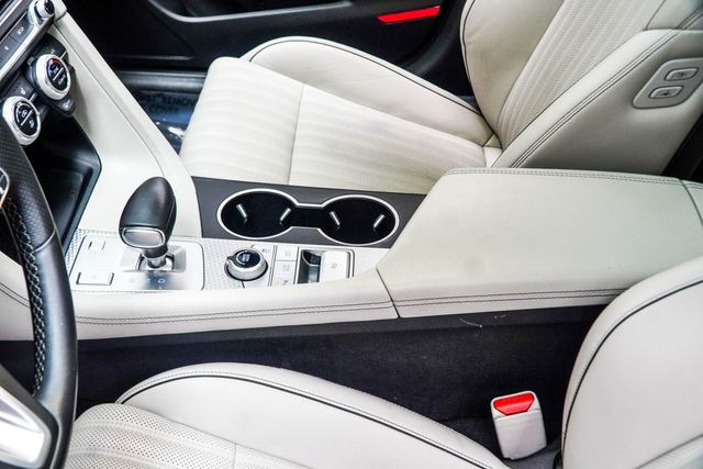 2022 Genesis G70 3.3T AWD - 23020283 - 19