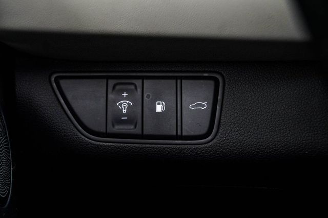 2022 Genesis G70 3.3T AWD - 23020283 - 31