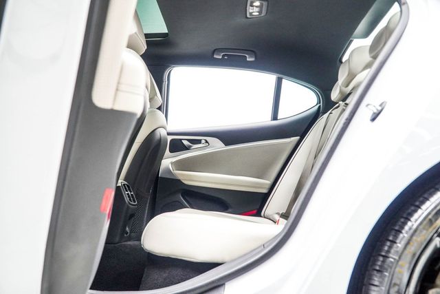 2022 Genesis G70 3.3T AWD - 23020283 - 39