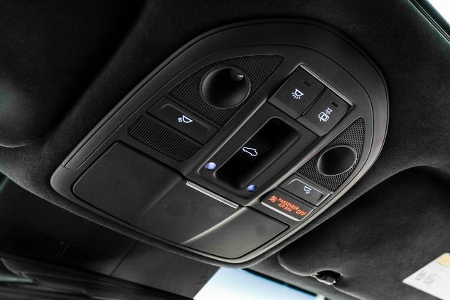 2022 Genesis G70 3.3T RWD - 22985668 - 35