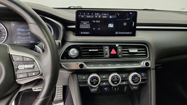 2022 Genesis G70 3.3T RWD w/ Sport Advanced Pkg - 23081018 - 17