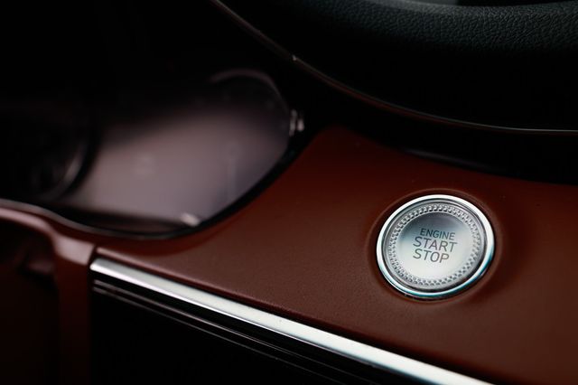 2022 Genesis GV70 2.5T AWD - 22924519 - 33