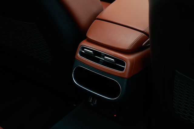 2022 Genesis GV70 2.5T AWD - 22924519 - 47