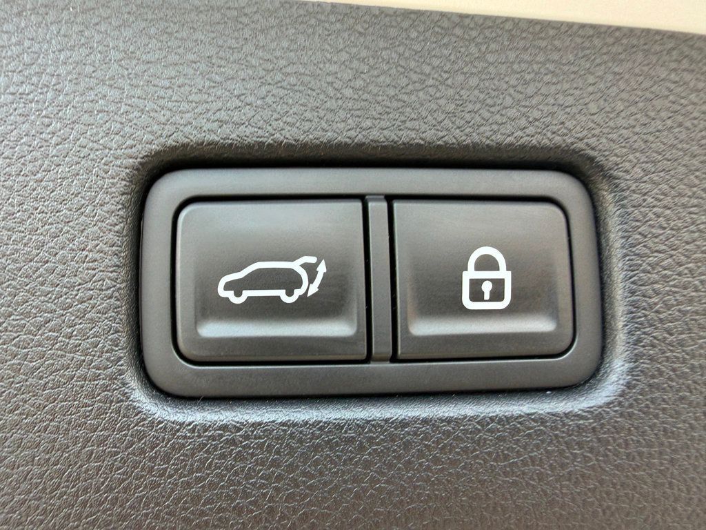 2022 Genesis GV70 2.5T AWD - 22951530 - 30