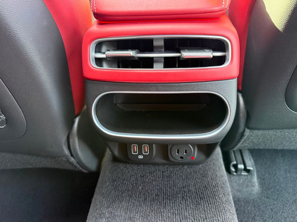 2022 Genesis GV70 2.5T AWD - 22951530 - 32