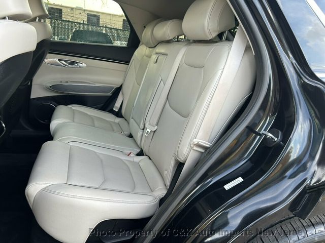 2022 Genesis GV70 2.5T AWD - 23069075 - 34