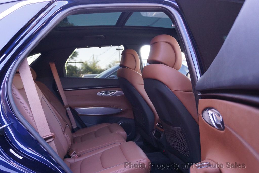2022 Genesis GV70 2.5T Advanced Select photo 15