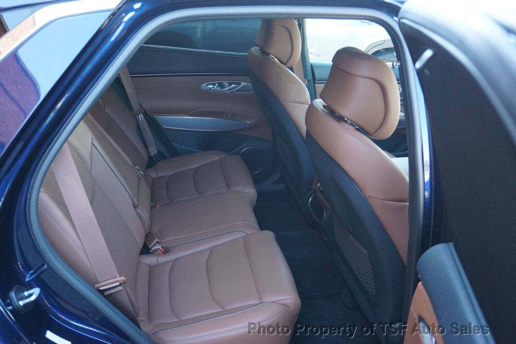 2022 Genesis GV70 2.5T Advanced Select photo 17