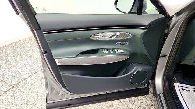 2022 Genesis GV70 2.5T AWD Advanced w/ Select Pkg, Pano Roof & Lexicon Audio - 23090414 - 10