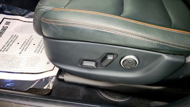 2022 Genesis GV70 2.5T AWD Advanced w/ Select Pkg, Pano Roof & Lexicon Audio - 23090414 - 11