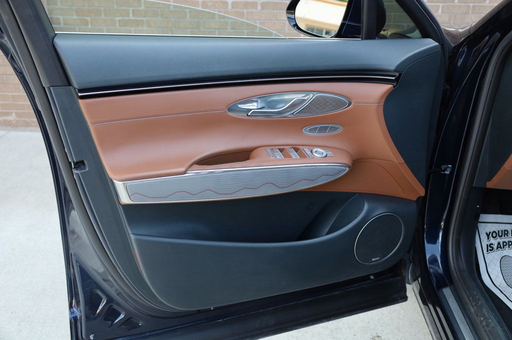 2022 Genesis GV70 2.5T Advanced photo 11