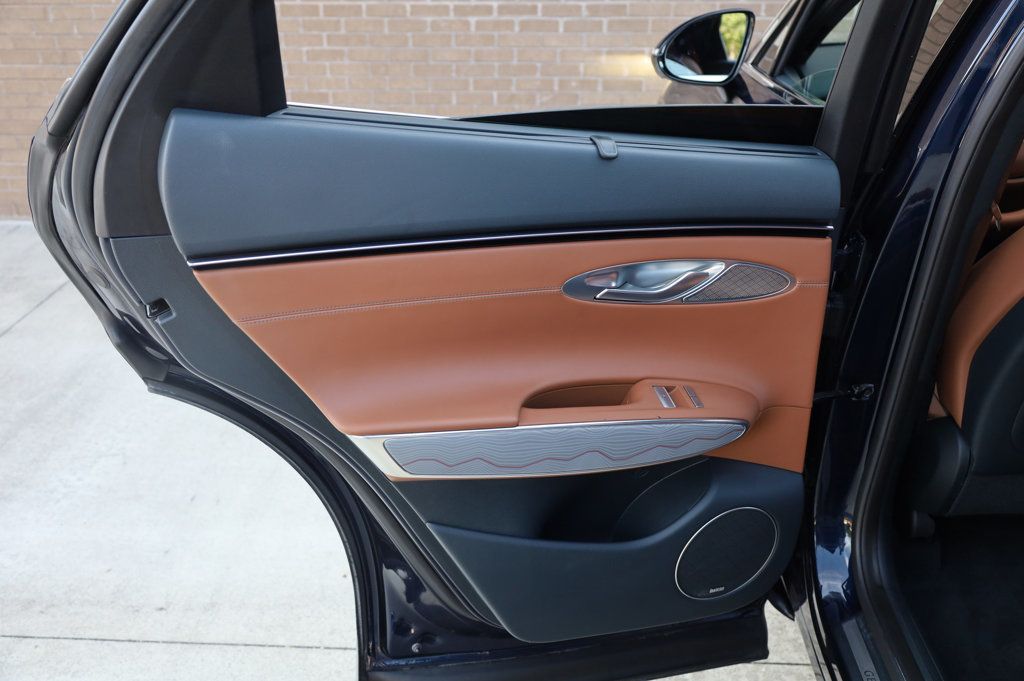 2022 Genesis GV70 2.5T Advanced photo 15