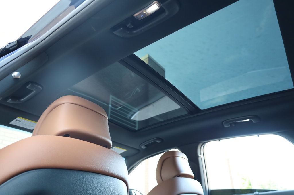 2022 Genesis GV70 2.5T Advanced photo 16