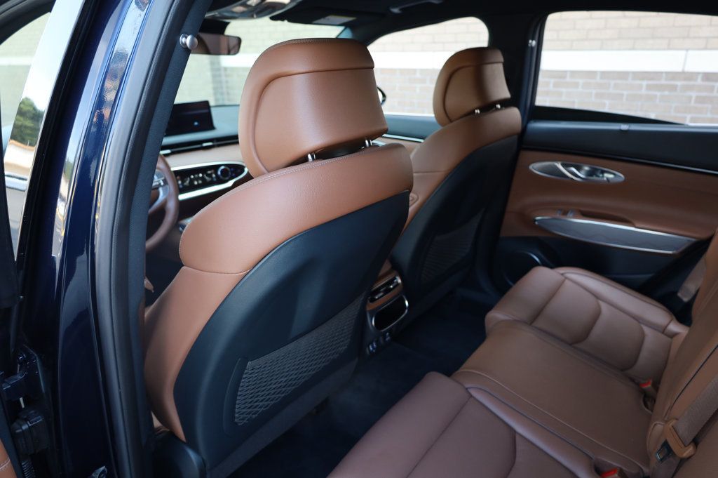 2022 Genesis GV70 2.5T Advanced photo 18