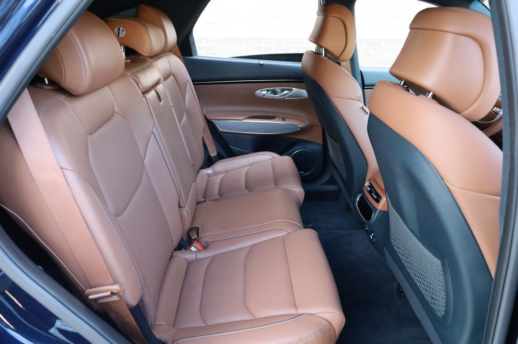 2022 Genesis GV70 2.5T Advanced photo 21