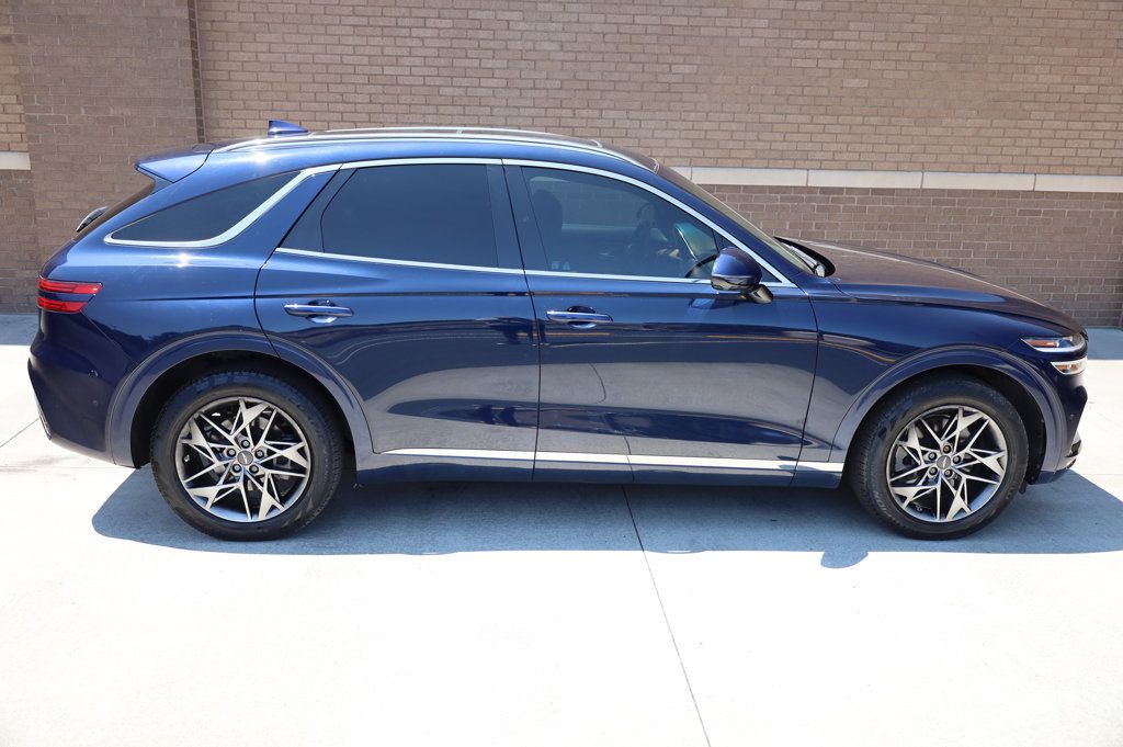 2022 Genesis GV70 2.5T Advanced photo 2