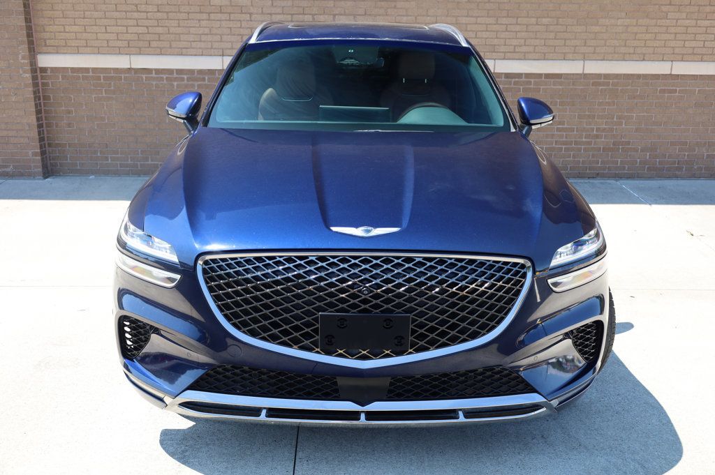 2022 Genesis GV70 2.5T Advanced photo 4