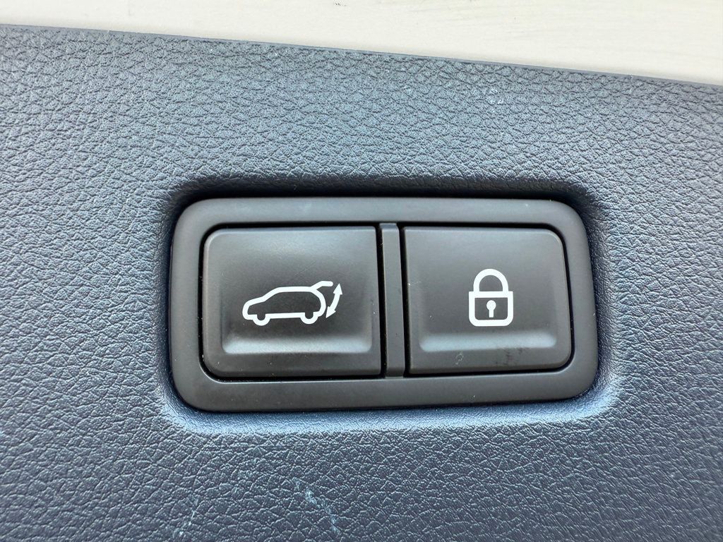 2022 Genesis GV70 3.5T AWD Sport - 22876857 - 27