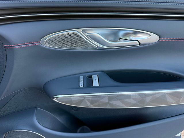 2022 Genesis GV70 3.5T AWD Sport - 22876857 - 33