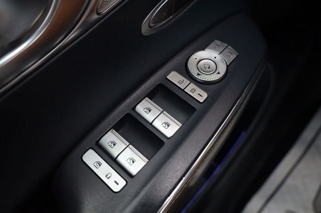 2022 Genesis GV70 3.5T Sport - 23079336 - 37