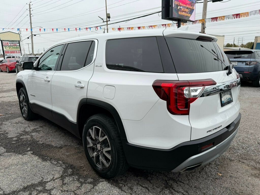 2022 Gmc Acadia SLE photo 3