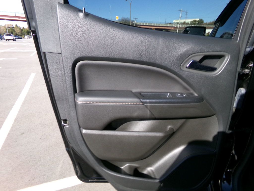 2022 GMC Canyon 4WD Crew Cab 128" AT4 w/Leather - 22942740 - 12