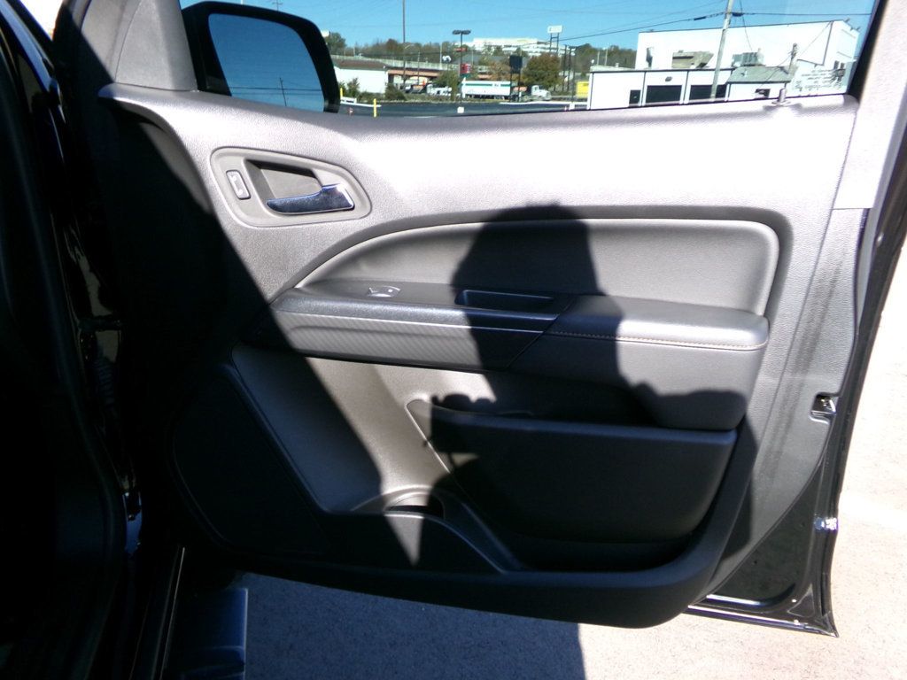 2022 GMC Canyon 4WD Crew Cab 128" AT4 w/Leather - 22942740 - 15