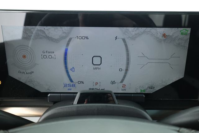 2022 GMC HUMMER EV e4WD Crew Cab Edition 1 with Power Retractable Tonneau Cover - 22913371 - 12