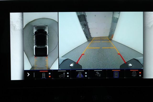 2022 GMC HUMMER EV e4WD Crew Cab Edition 1 with Power Retractable Tonneau Cover - 22913371 - 17