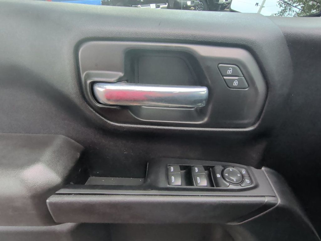 GMC Sierra 1500 2WD Double Cab 147" Pro photo 12