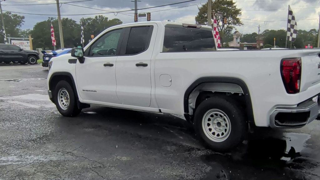 GMC Sierra 1500 2WD Double Cab 147" Pro photo 6