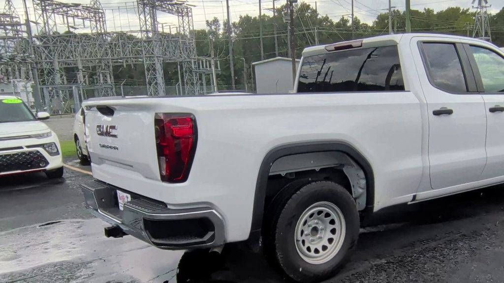 GMC Sierra 1500 2WD Double Cab 147" Pro photo 8