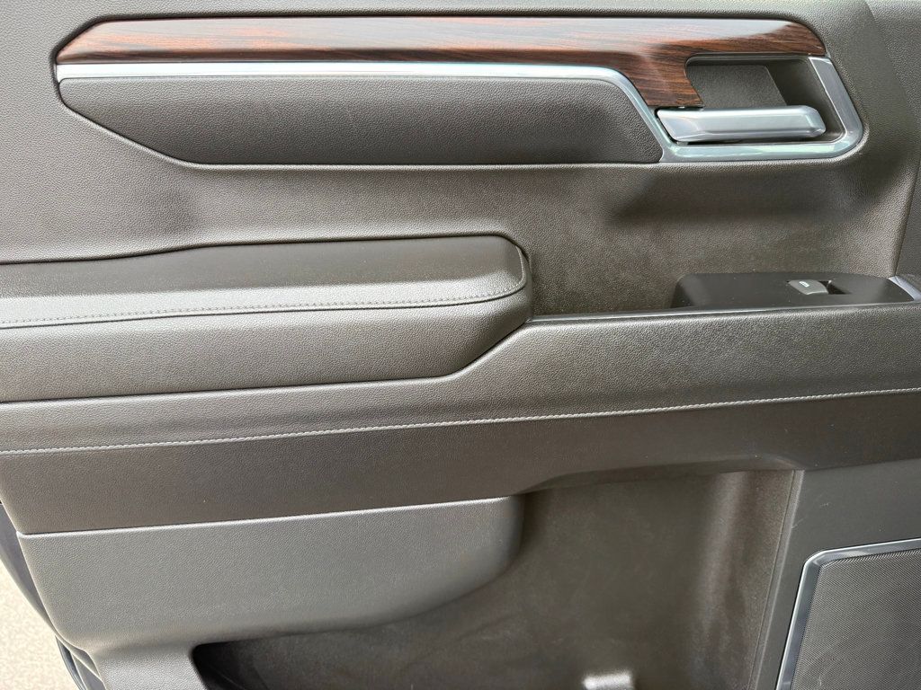 2022 Gmc Sierra 1500 SLT photo 28