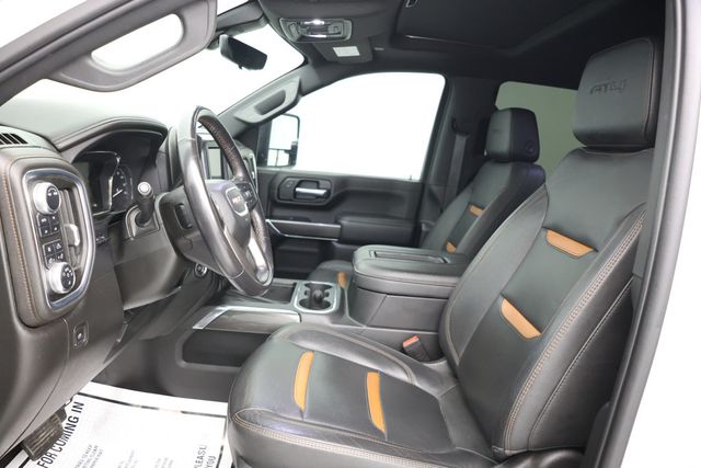 2022 GMC Sierra 2500HD 4WD Crew Cab 159'' AT4 w/  6.6L Diesel V8 & Premium+ Package - 22969018 - 17
