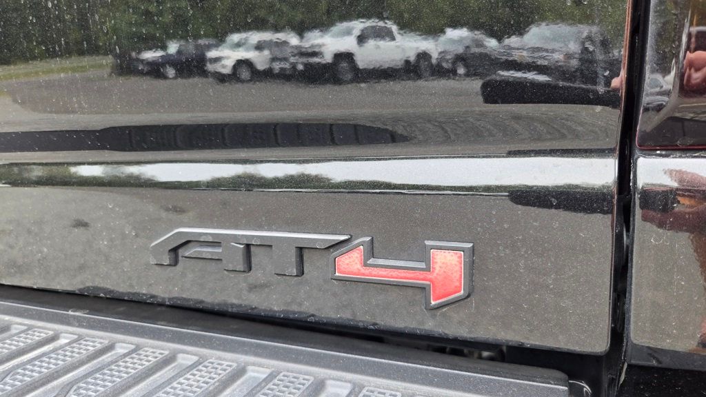 2022 Gmc Sierra HD AT4 photo 10