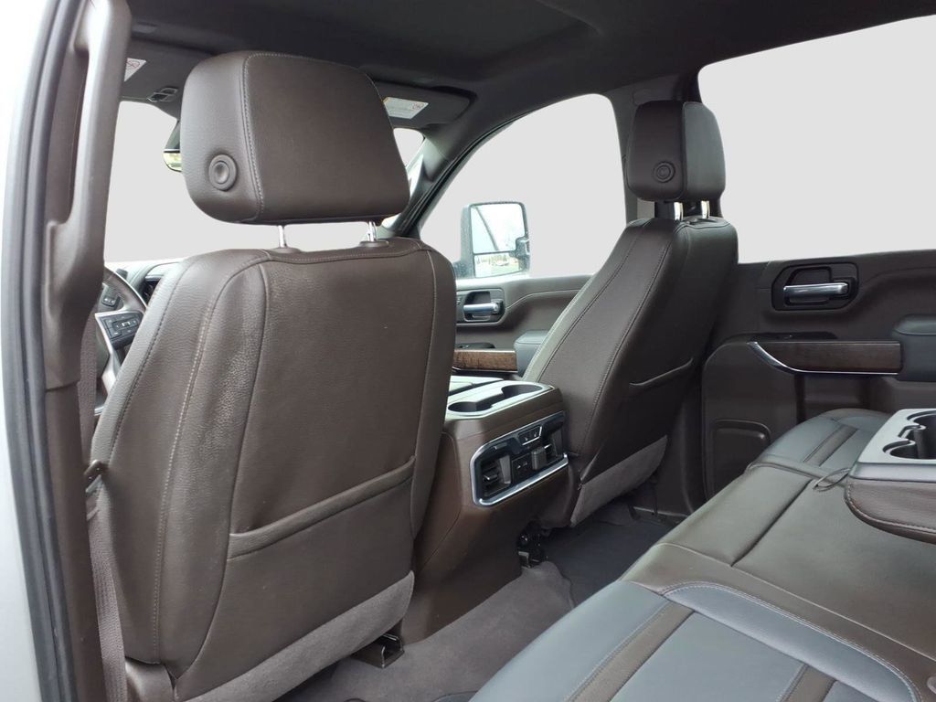 2022 GMC Sierra 3500HD Denali - 23005018 - 22