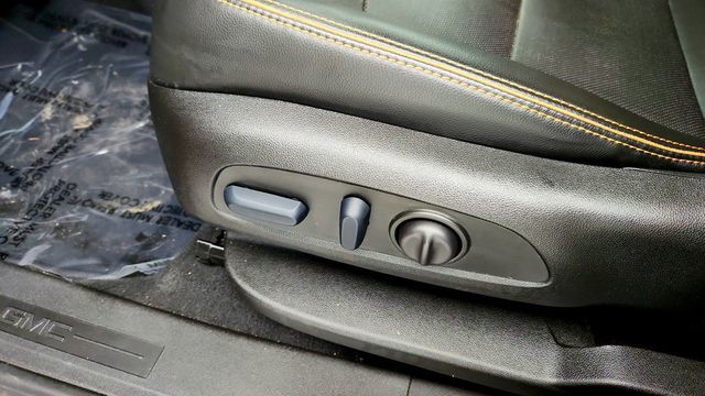 2022 GMC Terrain AWD 4dr AT4 with Infotainment Package II Pro Safety Plus Package - 22971205 - 9