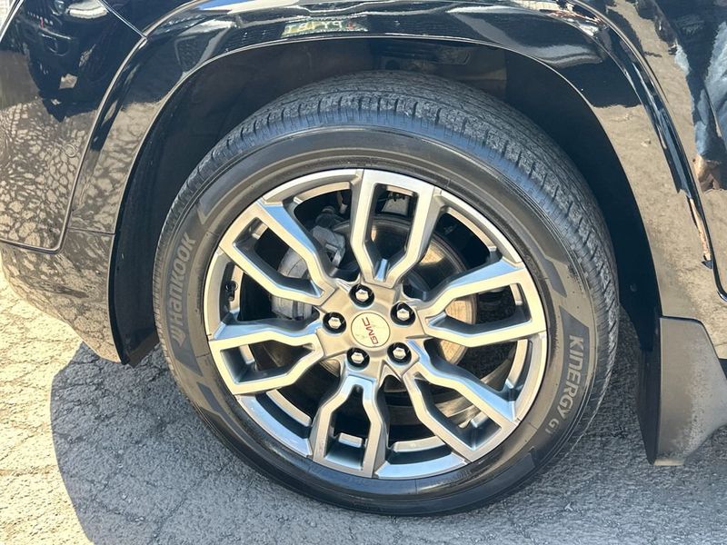 2022 GMC Terrain AWD 4dr Denali - 23003792 - 10