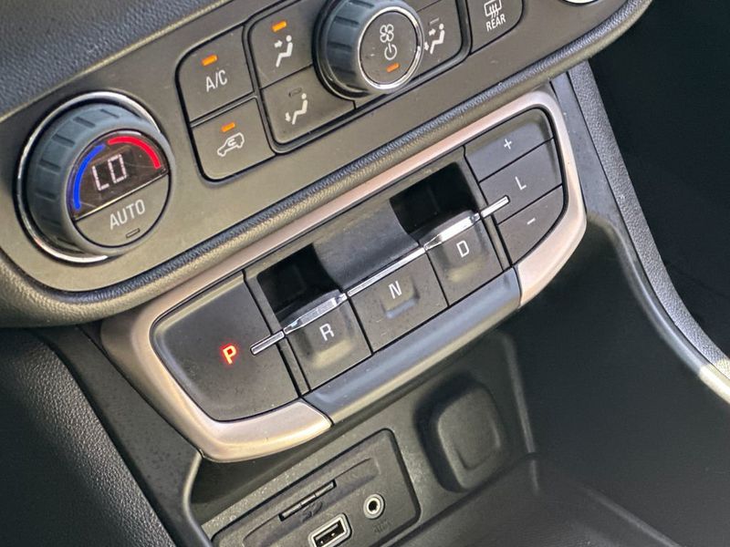 2022 GMC Terrain AWD 4dr Denali - 23003792 - 17