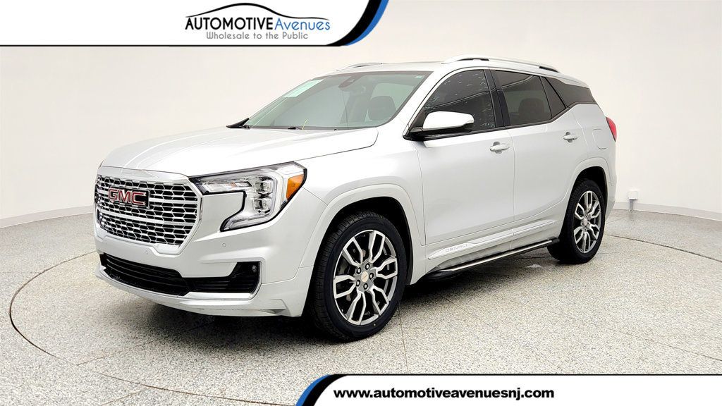 2022 GMC Terrain AWD 4dr Denali w/ SkyScape Power Sunroof & Molded Assist Steps - 22995718 | Video 1