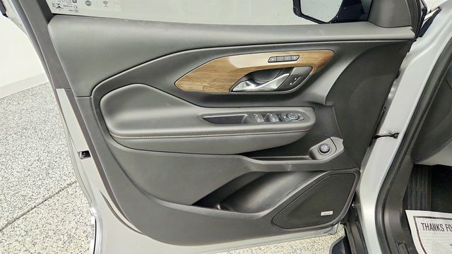 2022 GMC Terrain AWD 4dr Denali w/ SkyScape Power Sunroof & Molded Assist Steps - 22995718 - 10