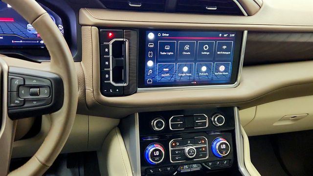 2022 GMC Yukon 4WD 4dr Denali w/ 22in Wheels, Power Steps & Panoramic Sunroof - 23019623 - 17
