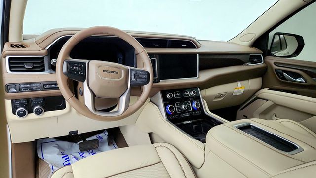 2022 GMC Yukon 4WD 4dr Denali w/ 22’’ Wheels, Power Steps & Panoramic Sunroof - 23019623 - 12