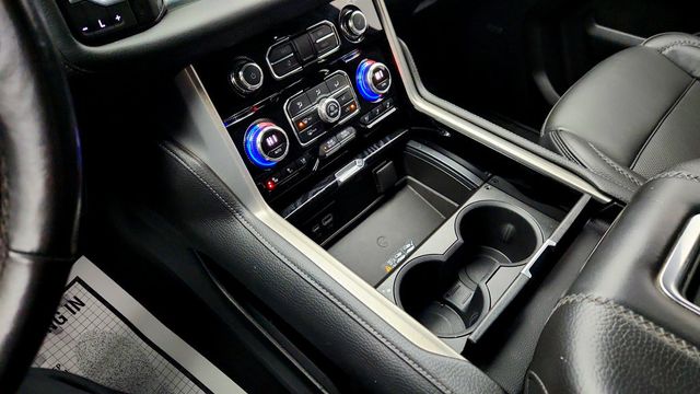 2022 GMC Yukon 4WD 4dr Denali with Advanced Technology Package - 22999431 - 16