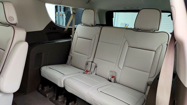 2022 GMC Yukon XL 4WD 4dr Denali w/ 22'' Wheels, Power Steps & Pano Sunroof - 23098476 - 22