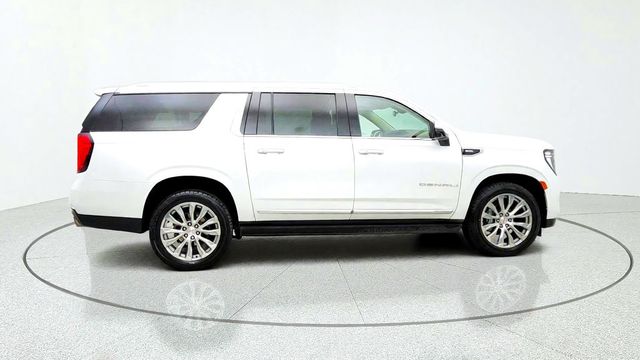 2022 GMC Yukon XL 4WD 4dr Denali w/ 22'' Wheels, Power Steps & Pano Sunroof - 23098476 - 3