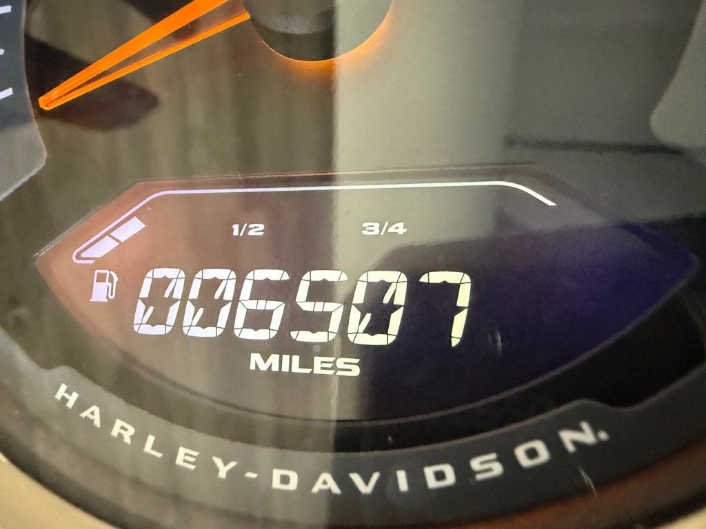 2022 Harley-Davidson FLHCS Heritage Classic 114 One Owner! - 22971404 - 9