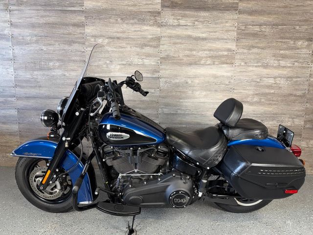 2022 Harley-Davidson FLHCS Heritage Classic 114 One Owner! - 22971404 - 10
